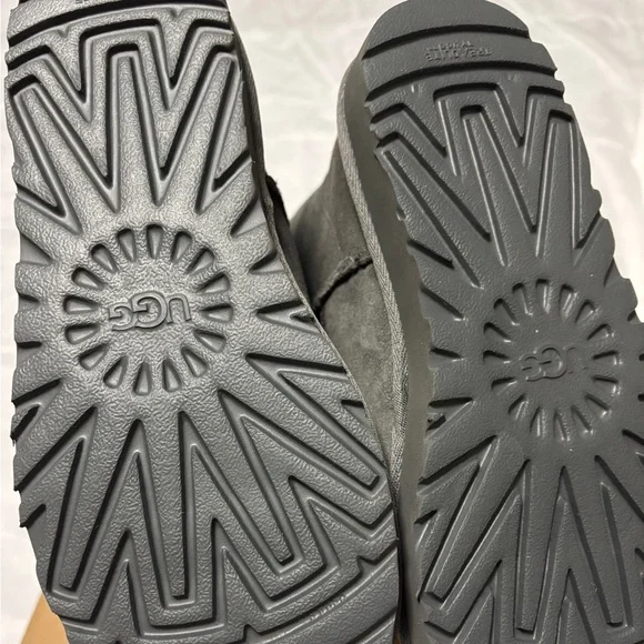 UGG Classic short boots - Picture 4 of 6